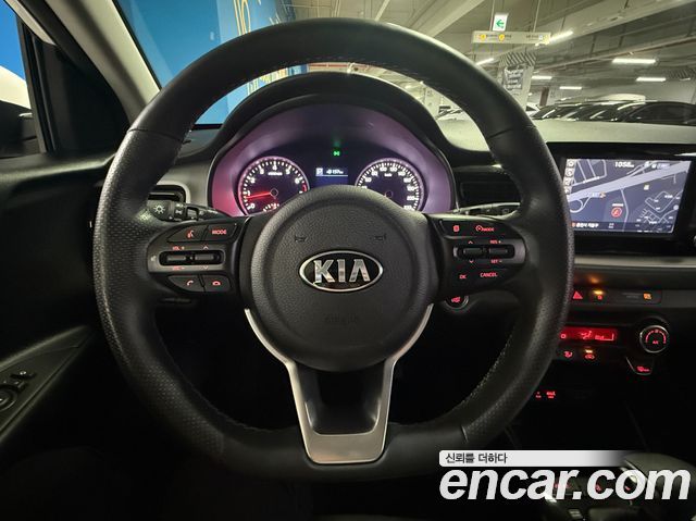 Kia Stonic 1.4 Trendy - фото 4