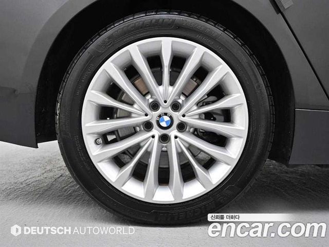 BMW 5-Series G30 530e Luxury - фото 4