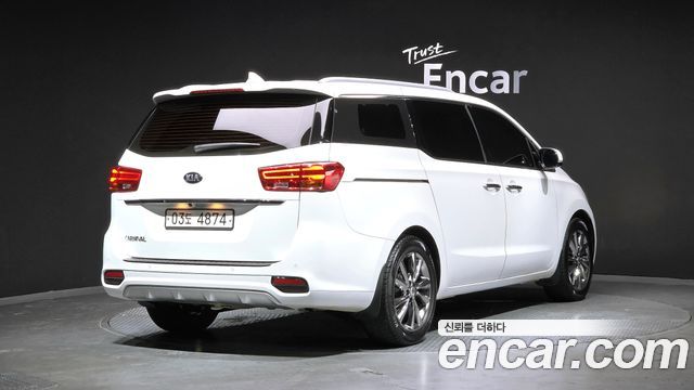 Kia Carnival Новый 9-Seater Prstige - фото 1