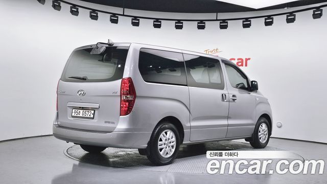 Hyundai Starex Новый Van 5-Seater Modern - фото 1