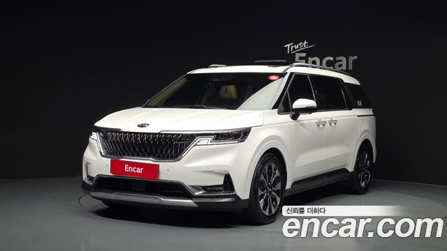 Kia Carnival 4-го поколения 9-Seater Signature - фото 0
