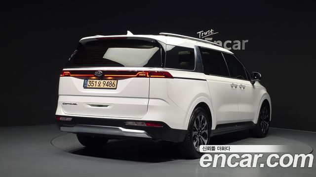 Kia Carnival 4-го поколения 9-Seater Signature - фото 1