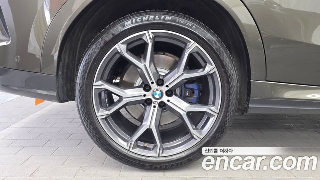BMW X6 G06 xDrive40i M Sport - фото 4