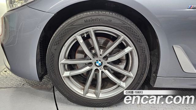 BMW 5-Series G30 520d xDrive M Sport Package Plus - фото 4