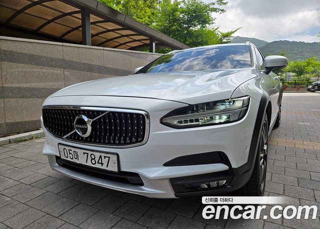 Volvo V90 T5 Pro AWD - фото 1