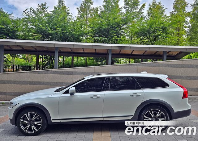 Volvo V90 T5 Pro AWD - фото 2