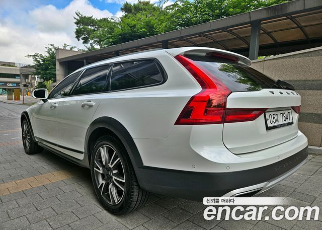 Volvo V90 T5 Pro AWD - фото 3