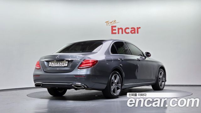 Mercedes-Benz E-Class W213 E300 Avantgarde - фото 1