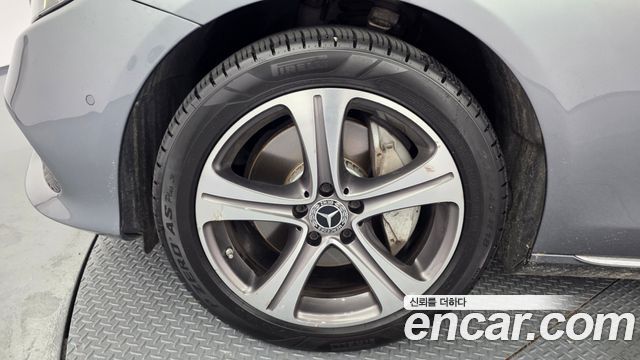 Mercedes-Benz E-Class W213 E300 Avantgarde - фото 4