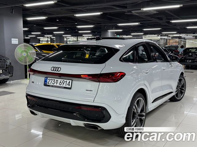 Audi Q5 45 TFSI Quattro S Line Black Edition Sport Back - фото 2