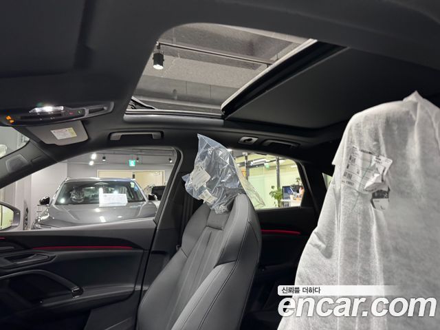 Audi Q5 45 TFSI Quattro S Line Black Edition Sport Back - фото 3