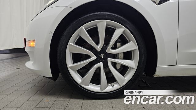 Tesla Model 3 Long Range AWD - фото 3