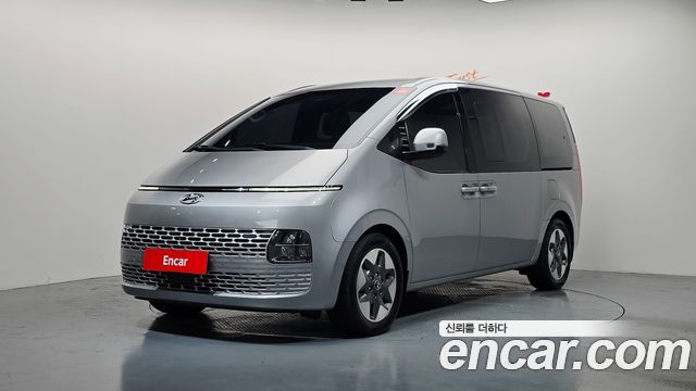 Hyundai Staria Tourer 11-Seater Modern - фото 0