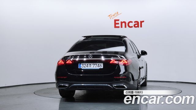 Mercedes-Benz E-Class W214 E300 4MATIC AMG Line - фото 3