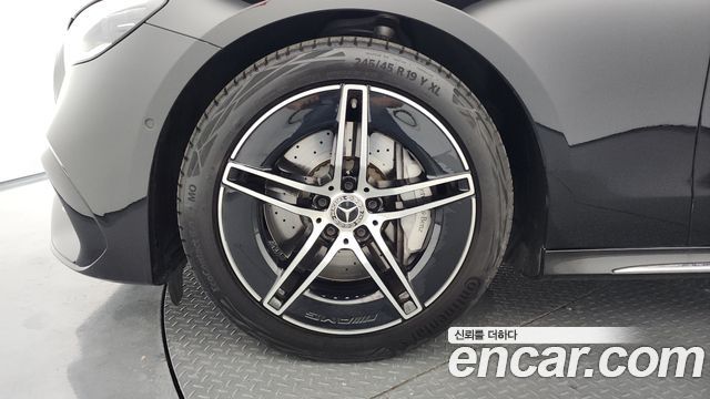 Mercedes-Benz E-Class W214 E300 4MATIC AMG Line - фото 4
