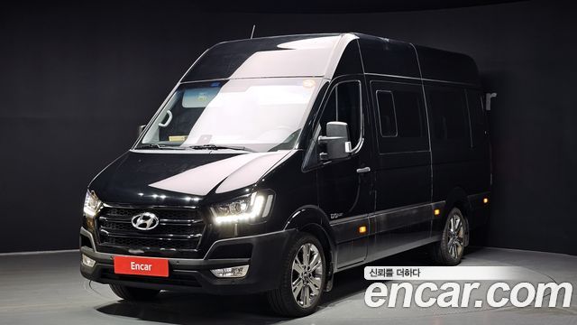 Hyundai Solati 15-seater Luxury - фото 0
