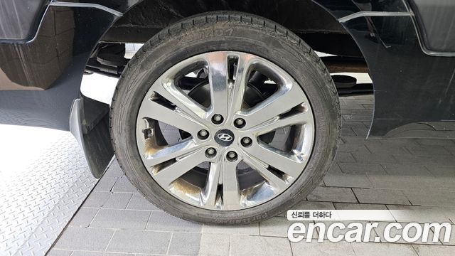 Hyundai Solati 15-seater Luxury - фото 4
