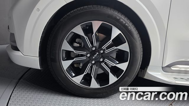 Kia Carnival 4-го поколения Gasoline 7-Seater Hi-Limousine Signature - фото 4