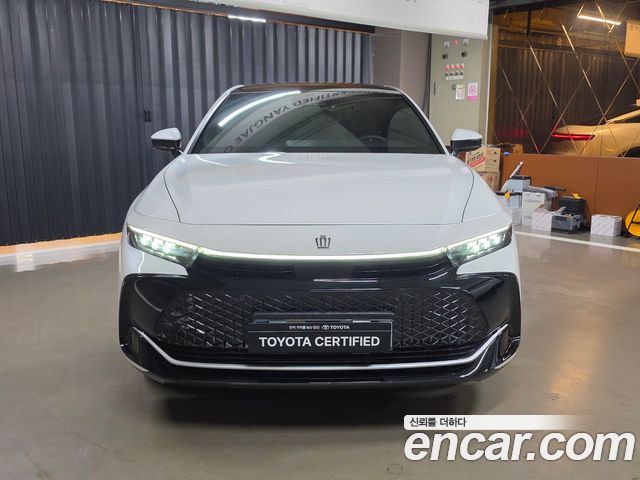 Toyota Crown 2.5 4WD Hybrid - фото 2