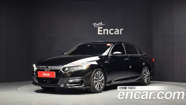 Honda Accord 10-го поколения 2.0 Hybrid Touring - фото 0