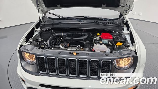 Jeep Renegade 1.3 Limited - фото 4