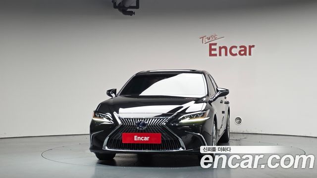 Lexus ES 7-го поколения Executive - фото 1