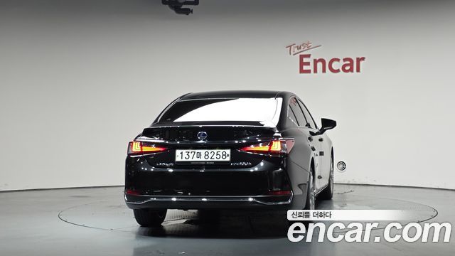 Lexus ES 7-го поколения Executive - фото 2