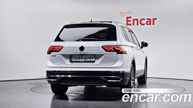Volkswagen Tiguan 2.0 TSI Prestige - фото 3