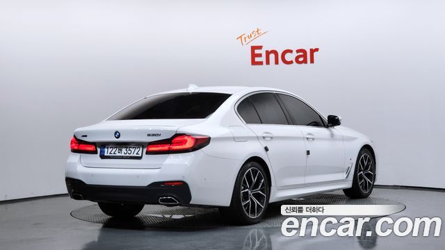 BMW 5-Series G30 530i xDrive M Sport Package - фото 1