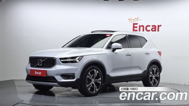 Volvo XC40 B4 Inscription - фото 0