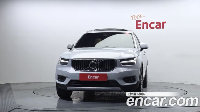 Volvo XC40 B4 Inscription - фото 2