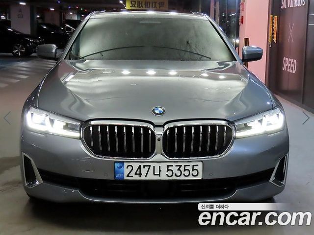 BMW 5-Series G30 530i xDrive Luxury - фото 1
