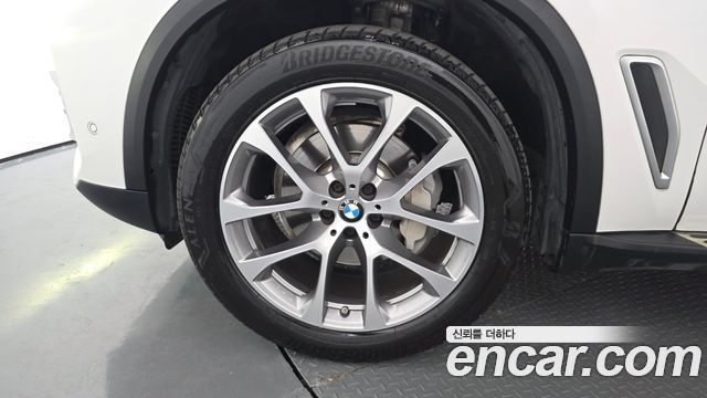 BMW X5 G05 xDrive 30d xLine - фото 4
