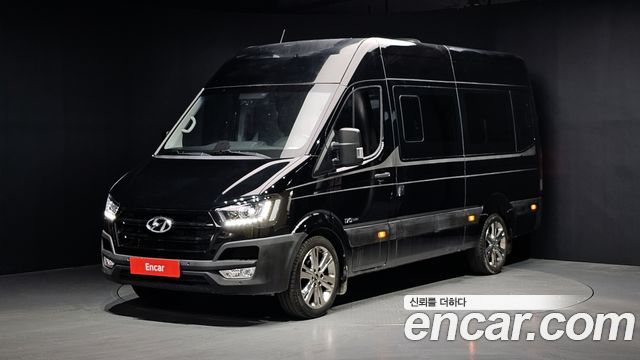 Hyundai Solati 15-seater Luxury - фото 0