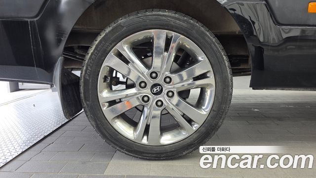 Hyundai Solati 15-seater Luxury - фото 4