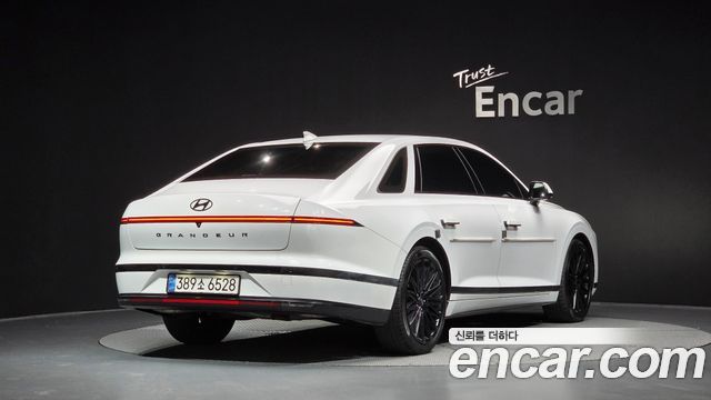 Hyundai Grandeur GN7 2,5 Gasoline 2WD Calligraphy - фото 1