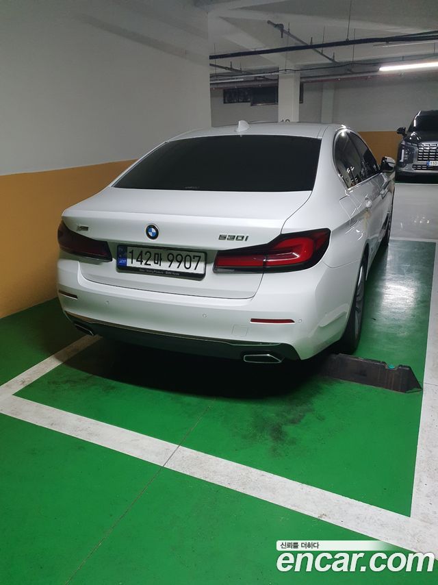 BMW 5-Series G30 530i xDrive Luxury - фото 1