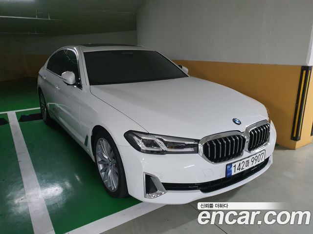 BMW 5-Series G30 530i xDrive Luxury - фото 2