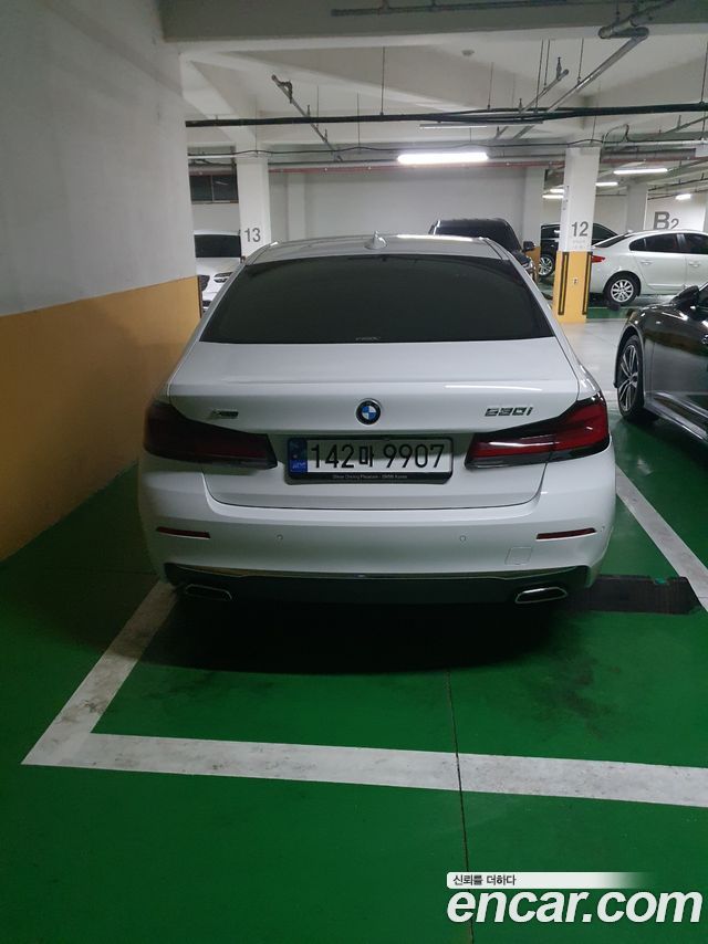 BMW 5-Series G30 530i xDrive Luxury - фото 3