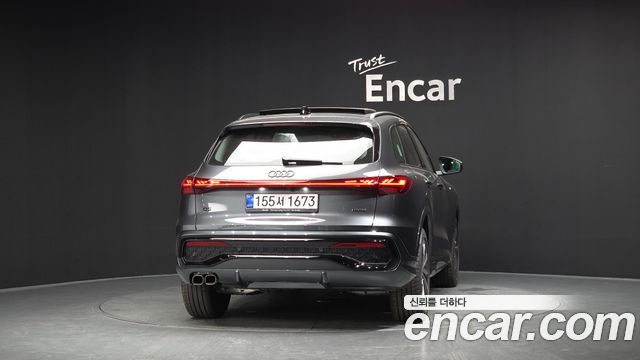 Audi Q5 40 TDI Quattro S Line Black Edition - фото 3