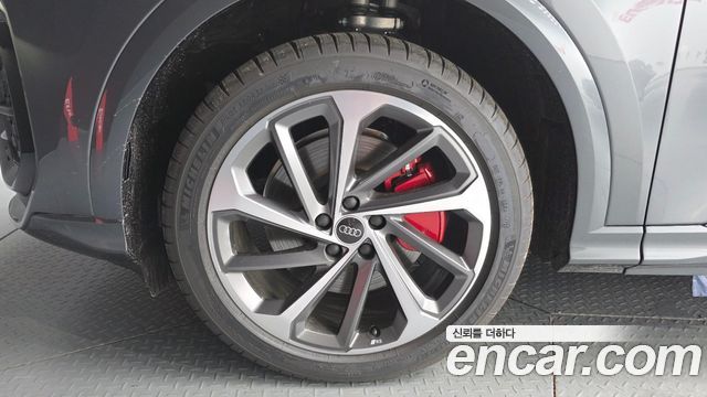 Audi Q5 40 TDI Quattro S Line Black Edition - фото 4