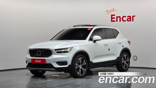Volvo XC40 B4 Inscription - фото 0
