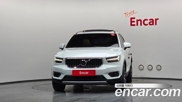 Volvo XC40 B4 Inscription - фото 2