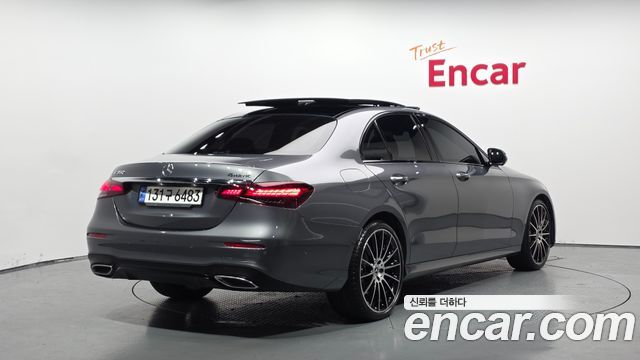 Mercedes-Benz E-Class W213 E350 4MATIC AMG Line - фото 1