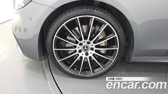 Mercedes-Benz E-Class W213 E350 4MATIC AMG Line - фото 4