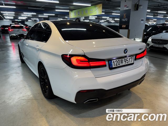 BMW 5-Series G60 520i M Sport - фото 1