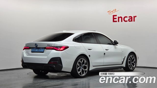 BMW i4 eDrive40 M Sports - фото 1