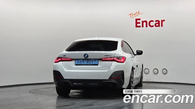 BMW i4 eDrive40 M Sports - фото 3