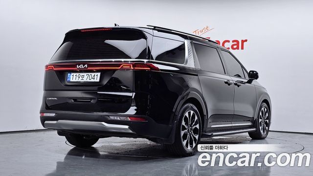 Kia Carnival 4-го поколения 7-Seater Signature - фото 1