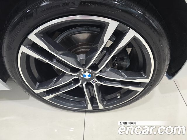 BMW 1-Series F40 120i M Sports - фото 4